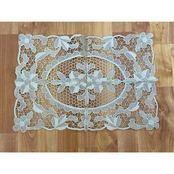 Vintage‎ Handmade Doylie - Picture 1 of 1